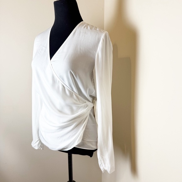 ARITZIA BABATON “Wren” Wrap blouse S - Picture 4 of 7